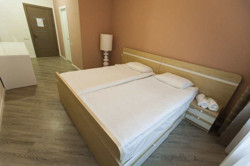 Holiday Hotel & Hostel 예레반 외부 사진