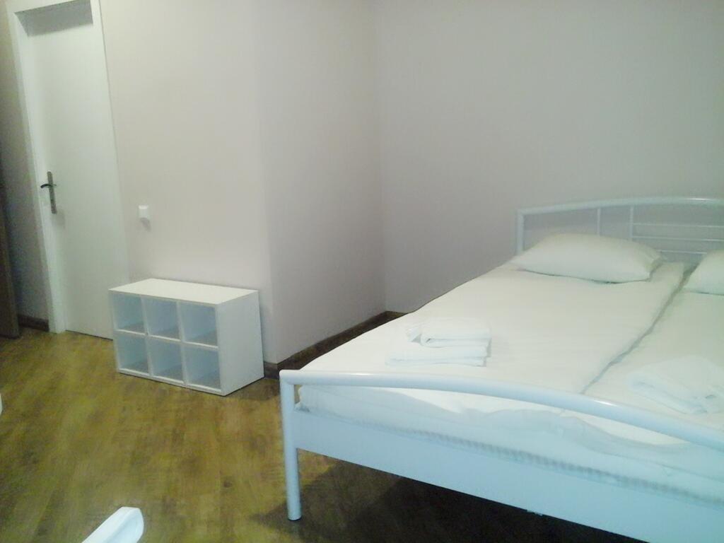 Holiday Hotel & Hostel 예레반 외부 사진