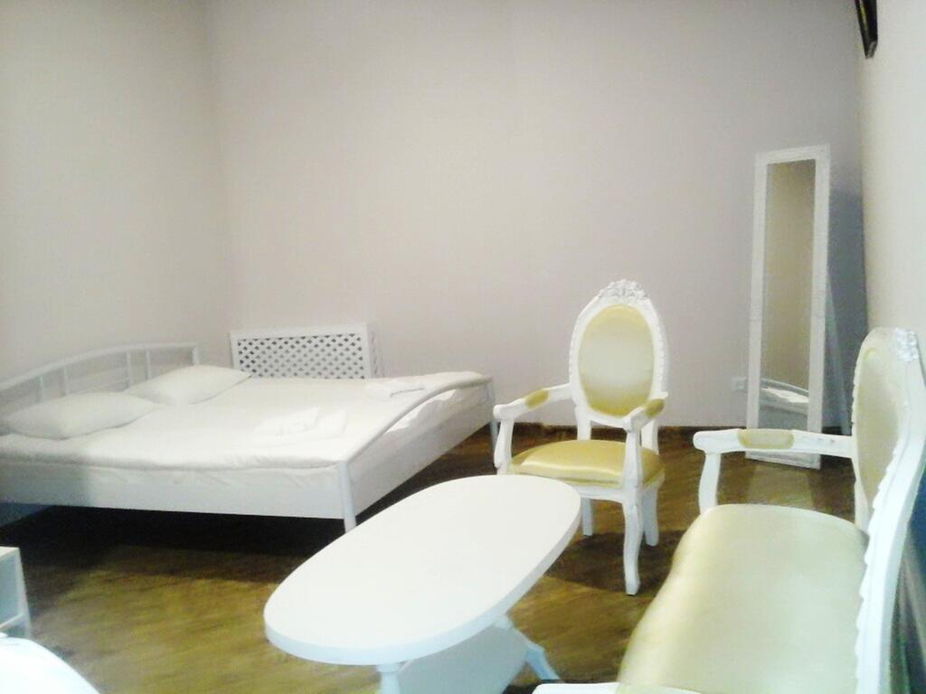 Holiday Hotel & Hostel 예레반 외부 사진