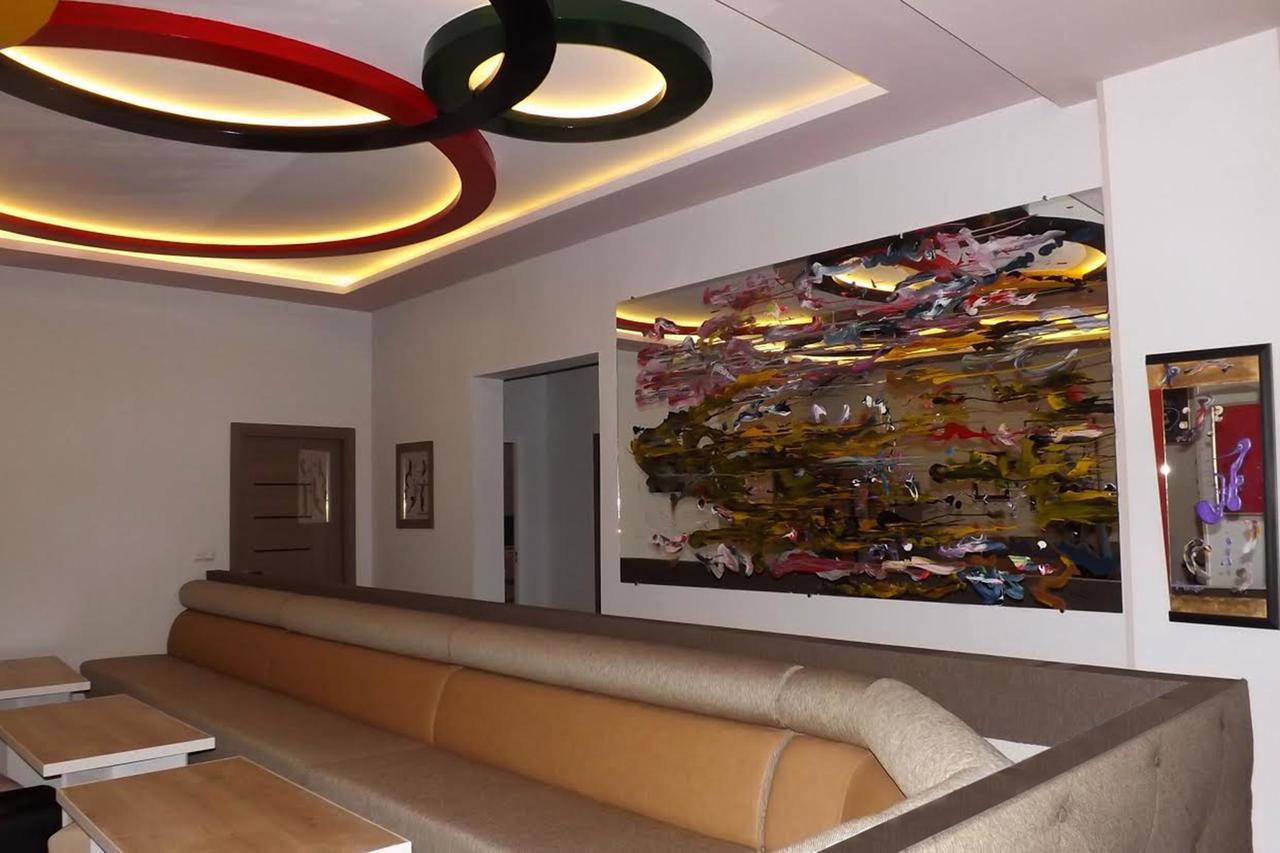 Holiday Hotel & Hostel 예레반 외부 사진