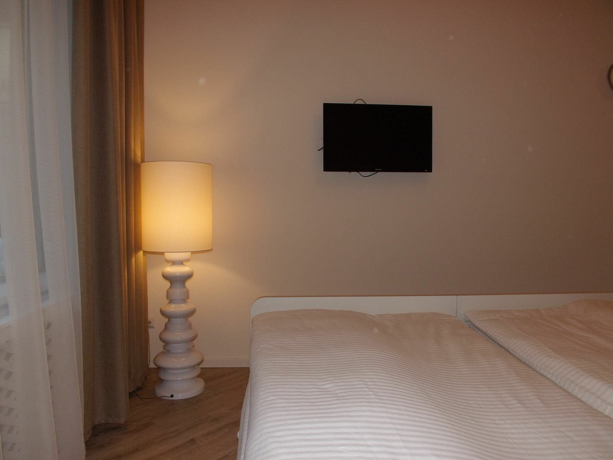 Holiday Hotel & Hostel 예레반 외부 사진