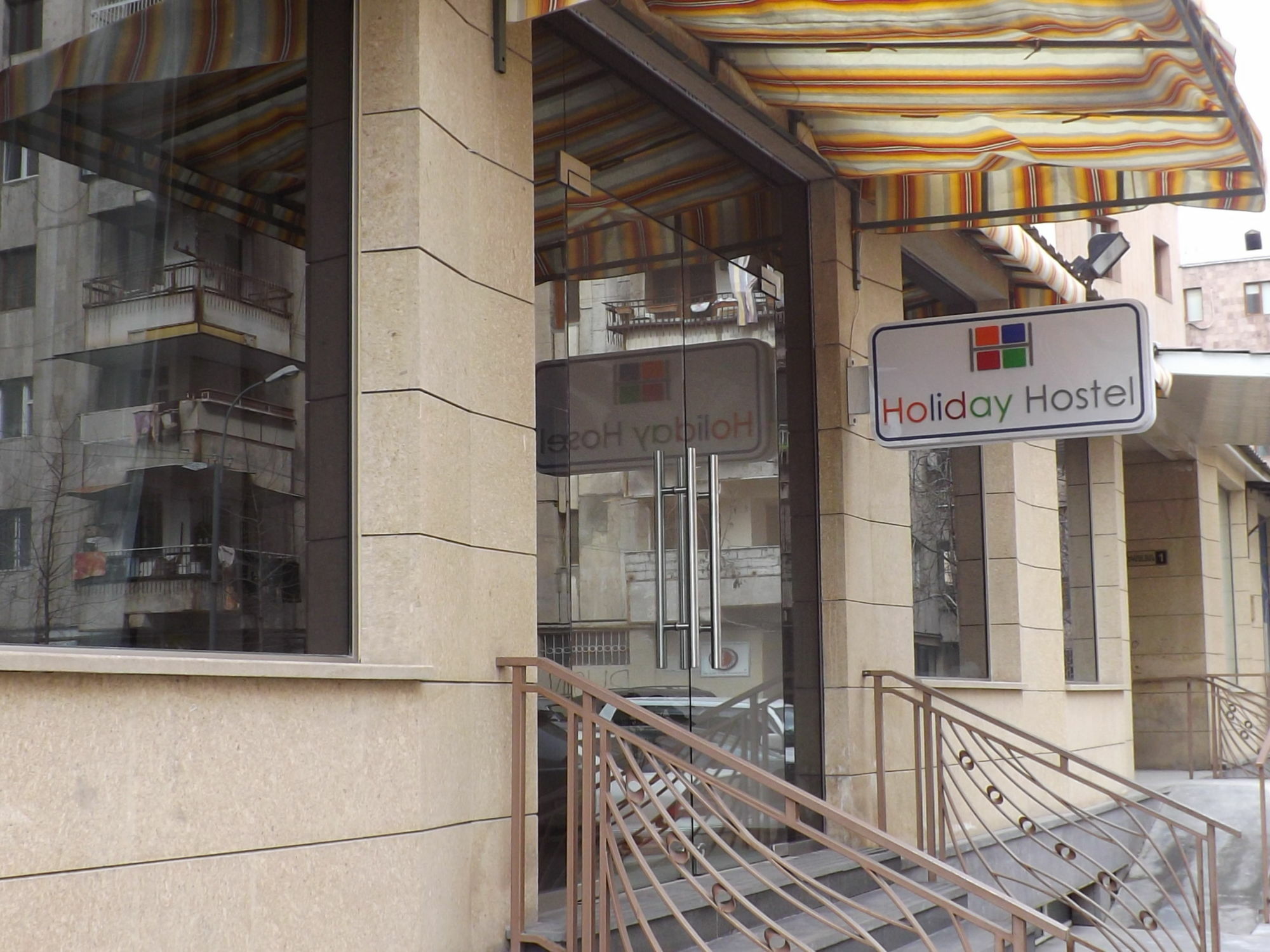 Holiday Hotel & Hostel 예레반 외부 사진
