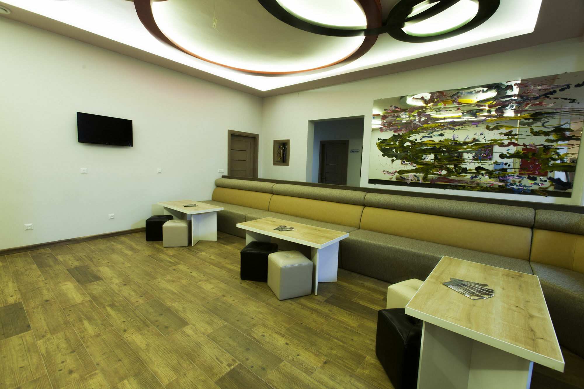 Holiday Hotel & Hostel 예레반 외부 사진