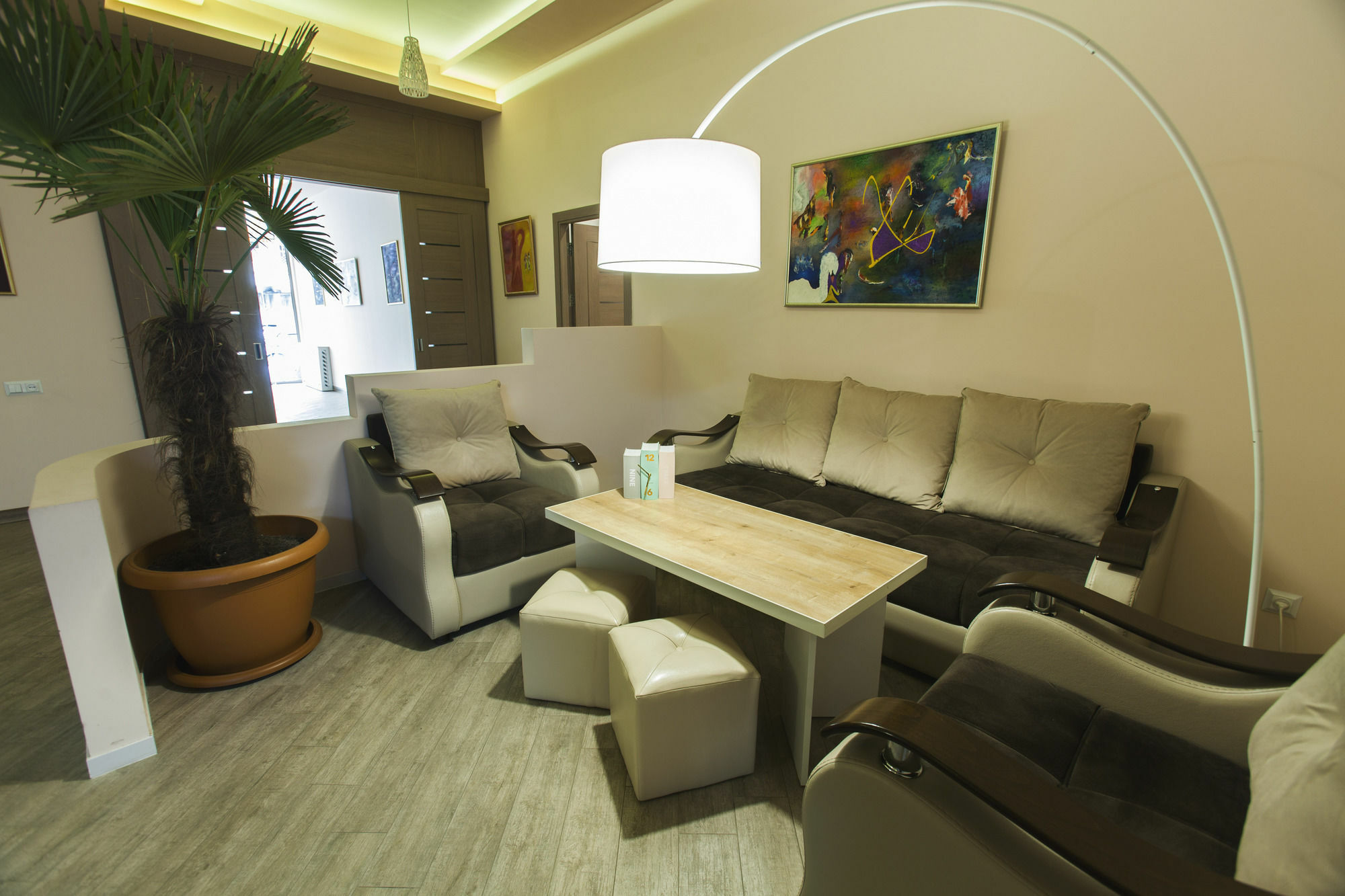 Holiday Hotel & Hostel 예레반 외부 사진